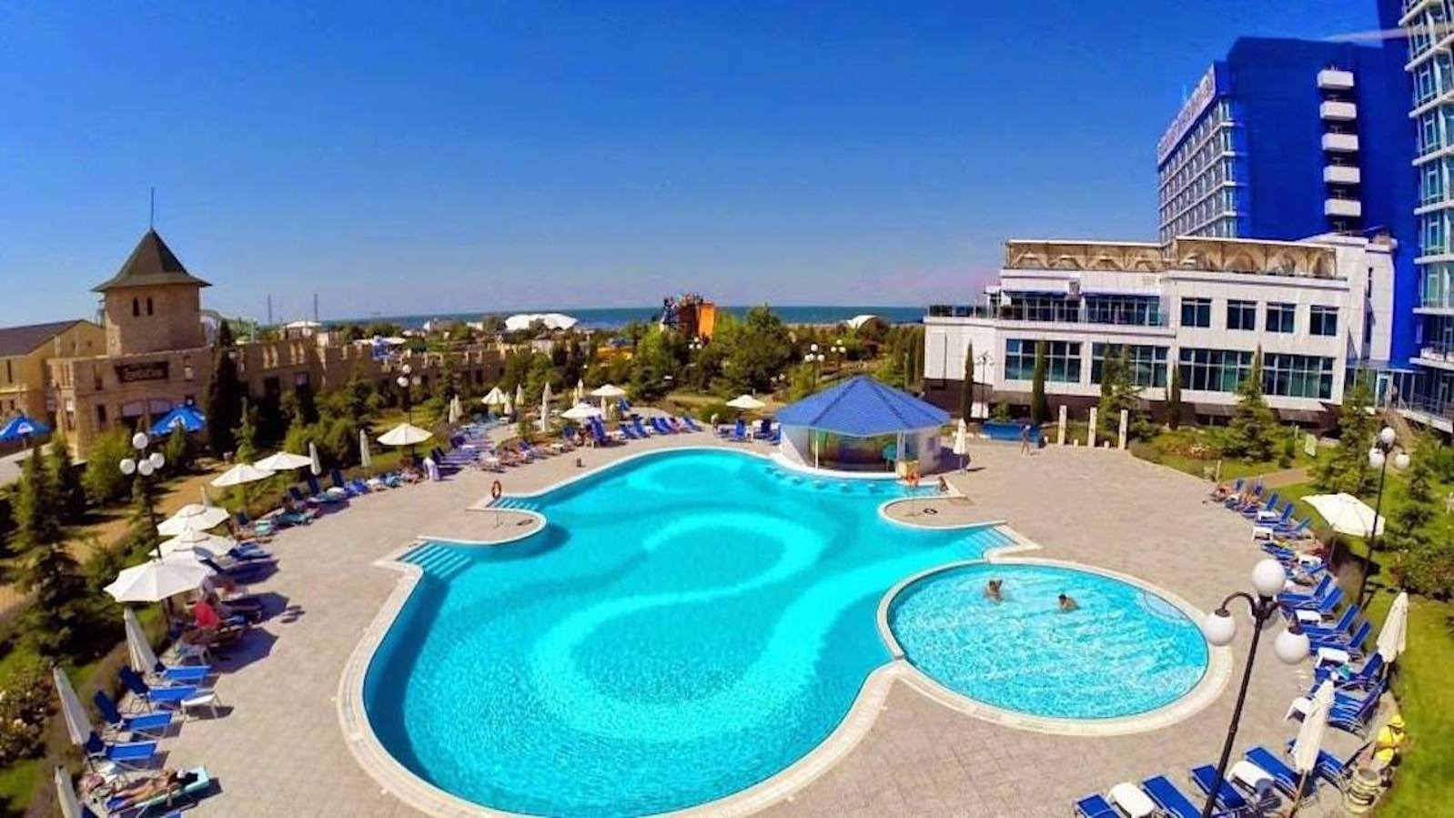 бассейн с морской водой в Крыму